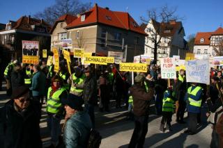 Erfolgreiche Demonstration gegen Fluglärm in der Region