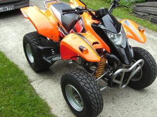 Ein Quad SMC Triton 250 ccm 2 Zylinder 4Takt