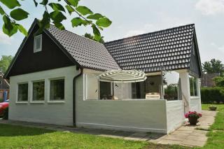 Ostsee-Ferienhaus Ostseebrise mit Sauna am Schönberger Strand