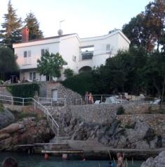 Seafront Villa with pool for 10, Malinska, Krk, Croatia