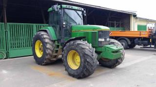 Traktor John Deere 7800