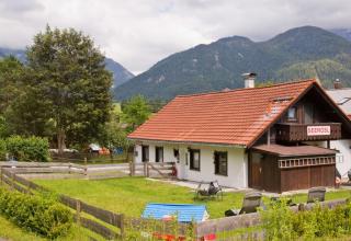 Urlaub mit Hund - im Haus alleine wohnen 2-6 Personen- Mittenwald/ Obb.