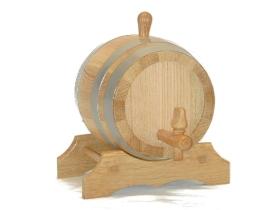 Holzfässer und Holzschuhe