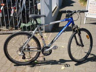 (62) 24 Gang 26 Zoll Gabel gefedert ALU-RAHMEN Rh 50 LEADER