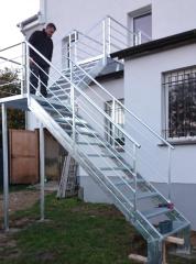 Metalltreppen zum Garten, Gittertreppen, WPC, Gelander, Stahltreppen aus Polen M