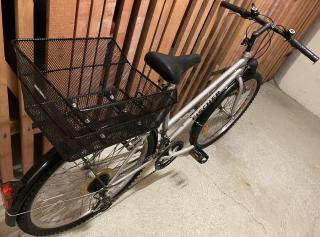 Damenfahrrad MTB Fischer, Räder 26 Zoll, Rahmenhöhe 49½ cm, 18 Gänge, Beleuchtun