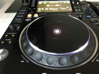 2 x Pioneer DJ CDJ-2000 NXS2