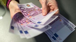 Kredite an Privatpersonen und Unternehmen