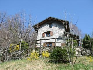 Ferienhaus mit Traumpanorama nahe Lago Maggiore.