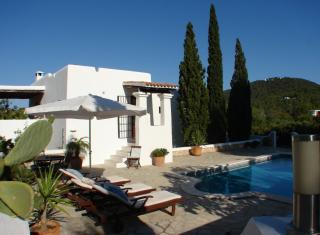 Ibiza Villa nahe Jesus mit Gästehaus, Pool und 4.927 m2 Land