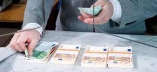 Kredite an Privatpersonen und Unternehmen