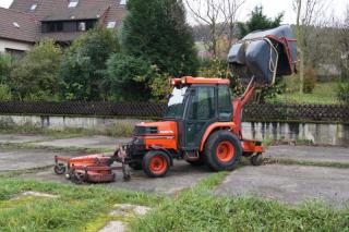 Kubota ST-30 Kleintraktor, mit Mähwerk und Grassammelbehälter