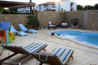 Familienfreundliche Ferienwohnung mit Salzwasserpool an der Algarve, nur 1800m b