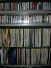 CDs und Vinyl-Schallplatten in gutem Zustand