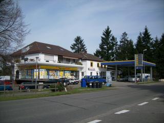 Moderner Tankhof/ Tankstelle m. Restaurant/ Autohaus,  Werkstatt, 2 Wohnhäuser, 