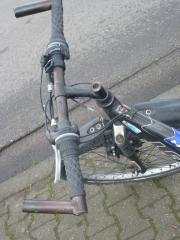 (174) 21 Gang LAKES 26 Gabel gefedert Rh 42 auch als Jugendfahrrad geeignet