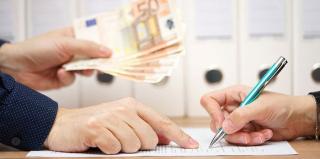 Kredite an Privatpersonen und Unternehmen