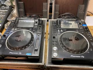 Pioneer DJM 850 & 2x Pioneer 2000 Nexus