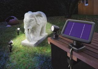 Solar Strahler TRIO, 3 Strahlern mit jeweils 3 weiß leuchtenden LEDs