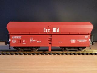 Fleischmann H0 4 Achsen Selbstentladewagen Erz III Art. -Nr.: 5520